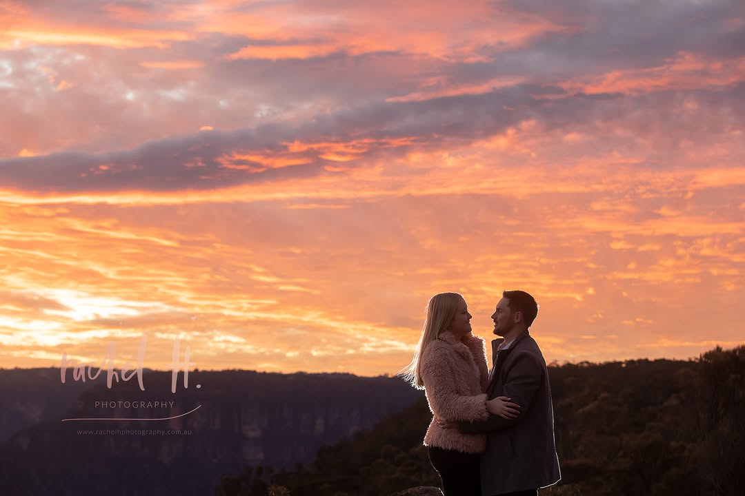 Candid-vs-posed-Engagement-Photographer-Blue-Mountains 